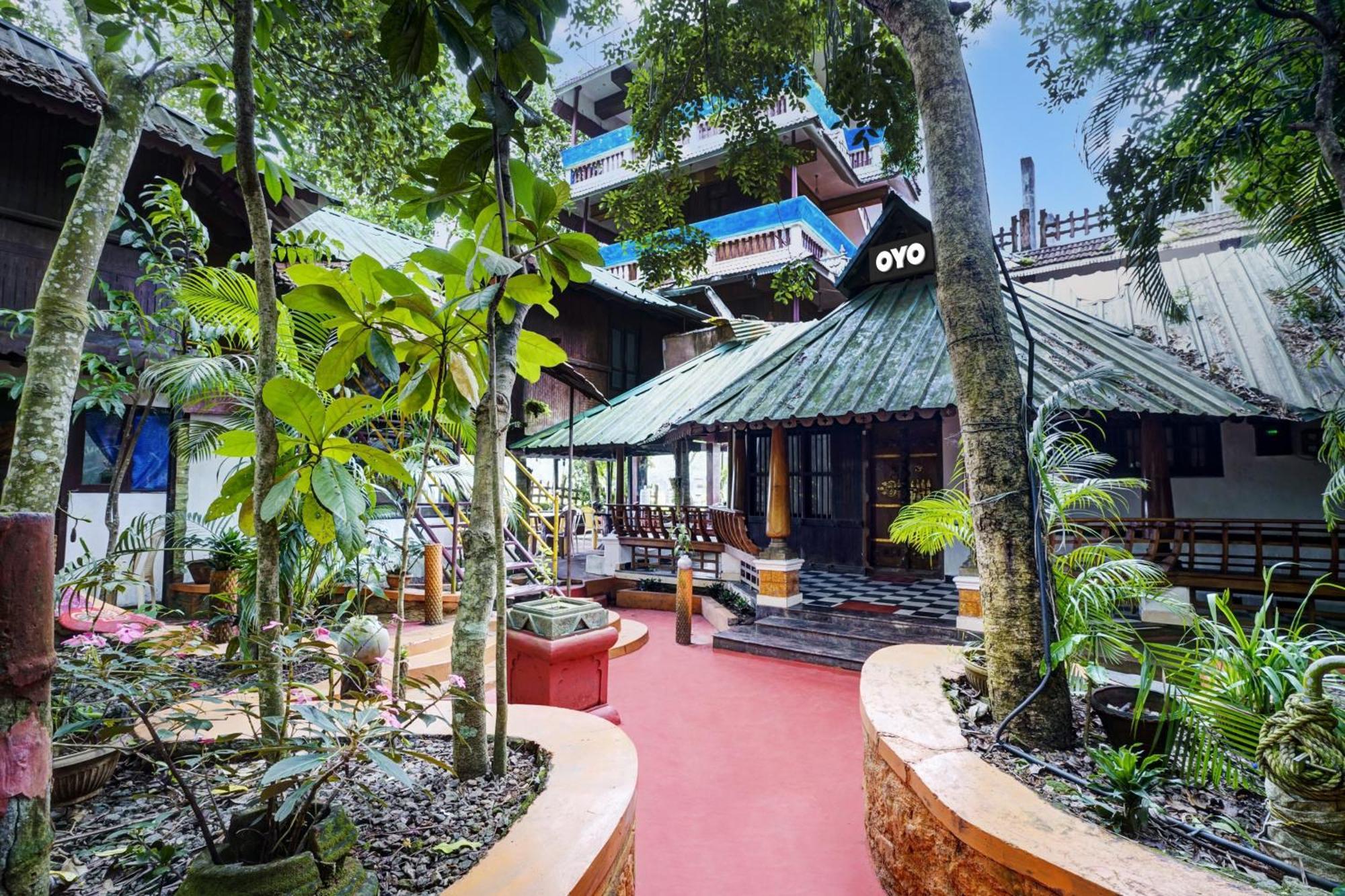 Oyo Flagship Meadow View Inn Thekkady Exteriör bild